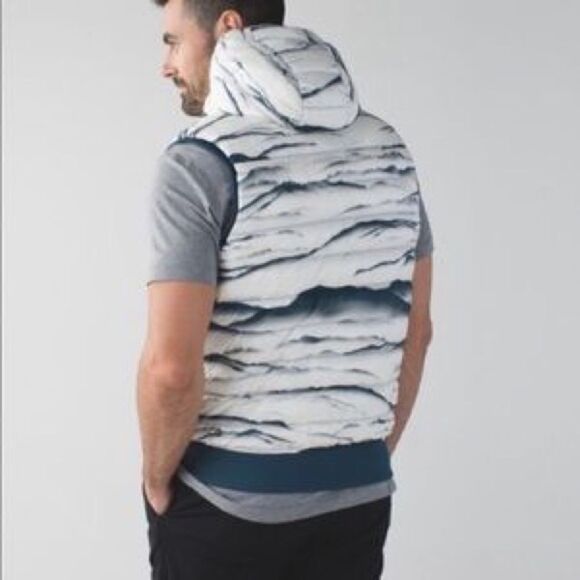 NWT LULULEMON GET UP GET DOWN VEST - Picture 2 of 6